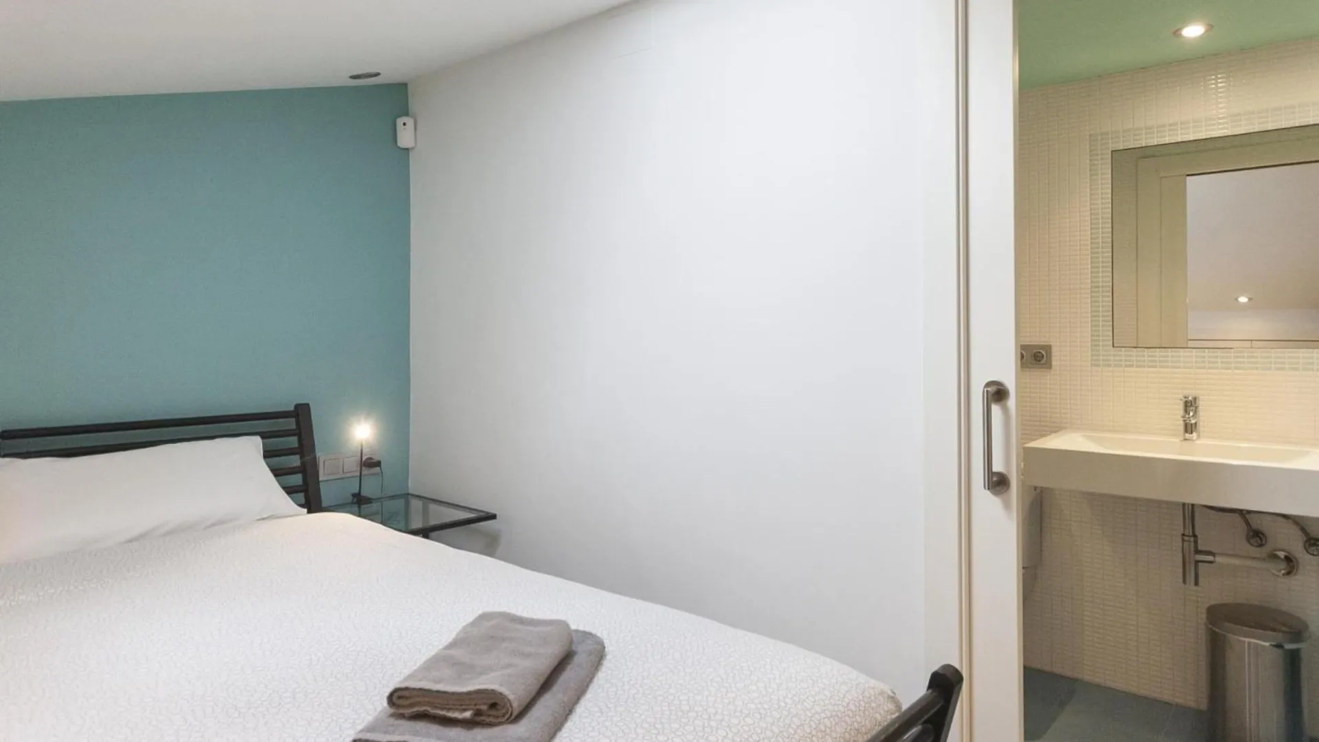 Bright Duplex Apartment With Pool 滨海托萨